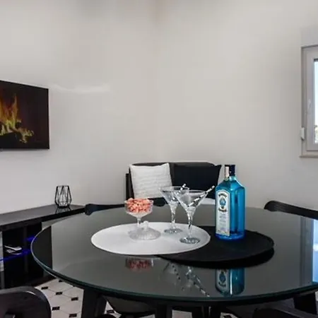 Zdeslav Apartment