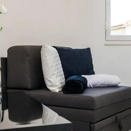 Apartamento Zdeslav Rogoznica (Sibenik-Knin)