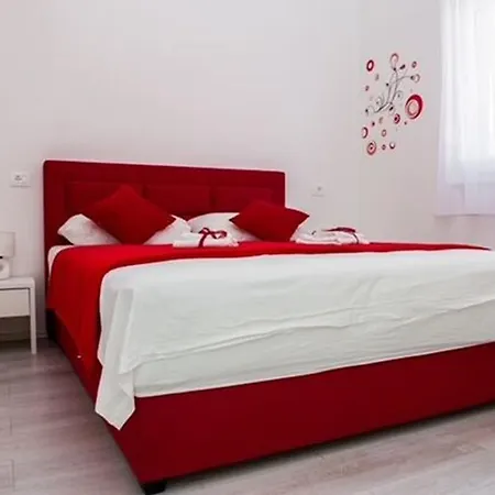 Zdeslav Apartment *