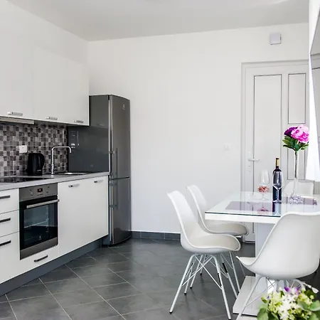 Zdeslav Apartamento *