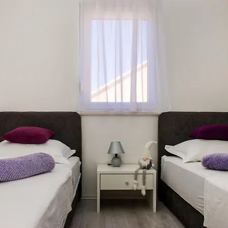 Zdeslav Apartamento *